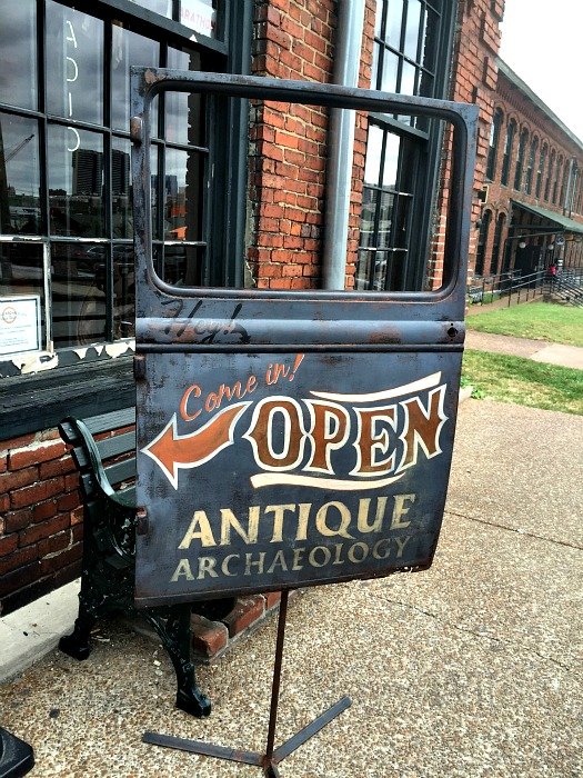 Antique Archaeology and Surrounding Shops – Nashville, Tennessee Car door