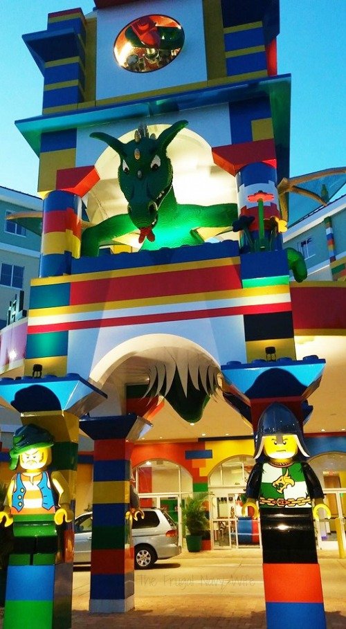 Heading to Legoland and not sure if the Legoland Hotel is worth your money? These 6 reasons (& pictures) will convince you to stay at the Legoland Resort.